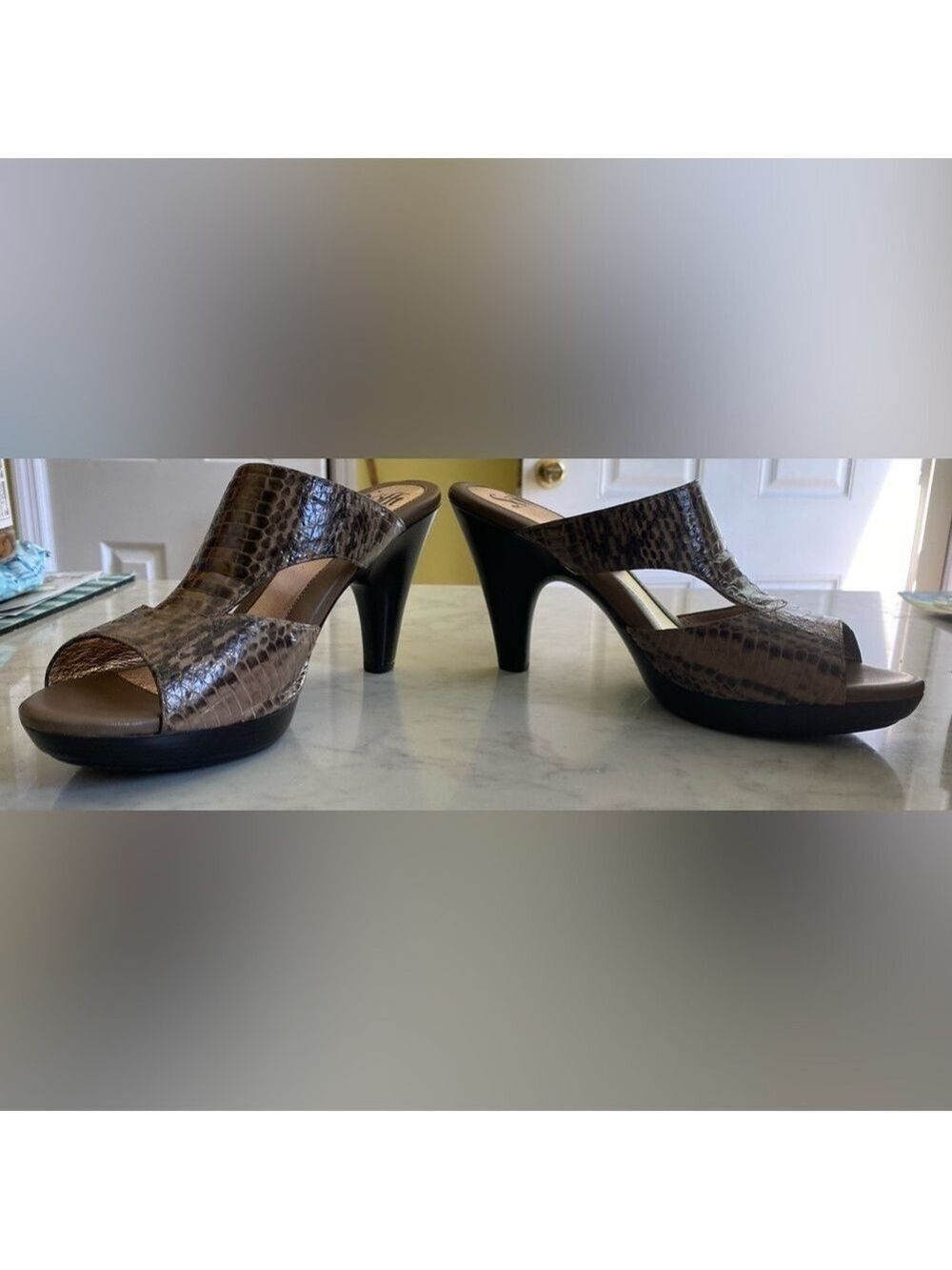 Söfft Snakelike Brown Sandals 8M NWT